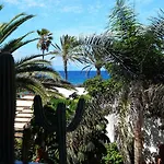 Beautiful Beachfront Apartment *