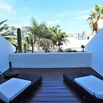 Beautiful Beachfront Apartman